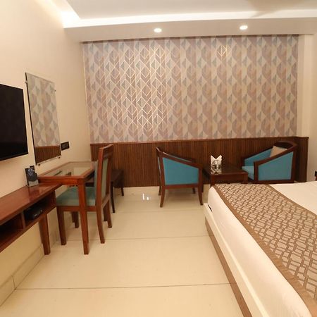 Hotel Leela Grande Karnāl Extérieur photo