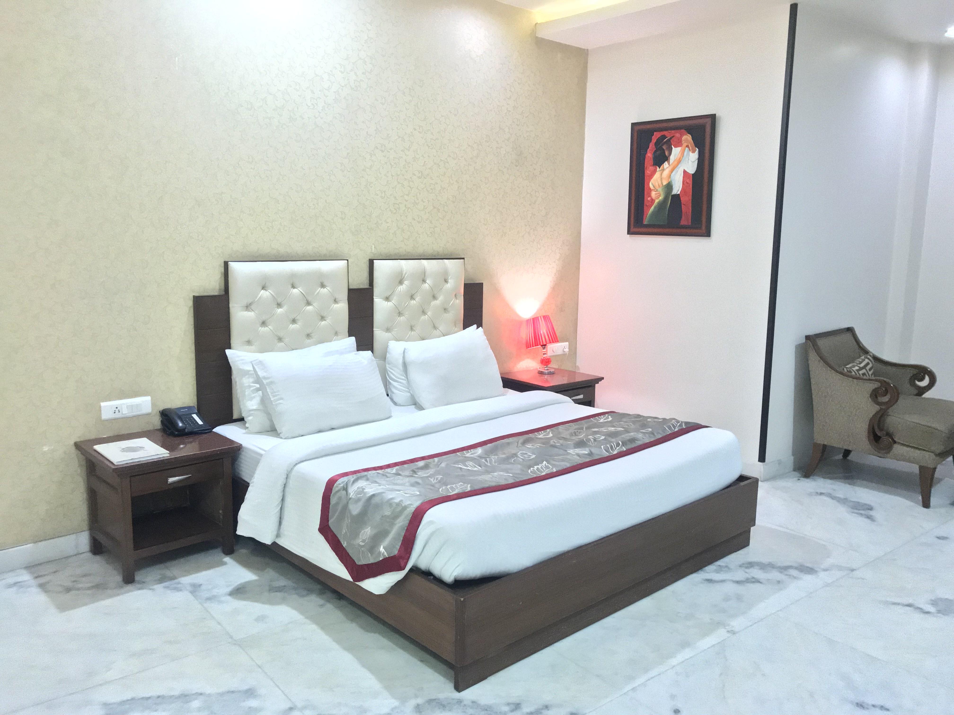 Hotel Leela Grande Karnāl Extérieur photo