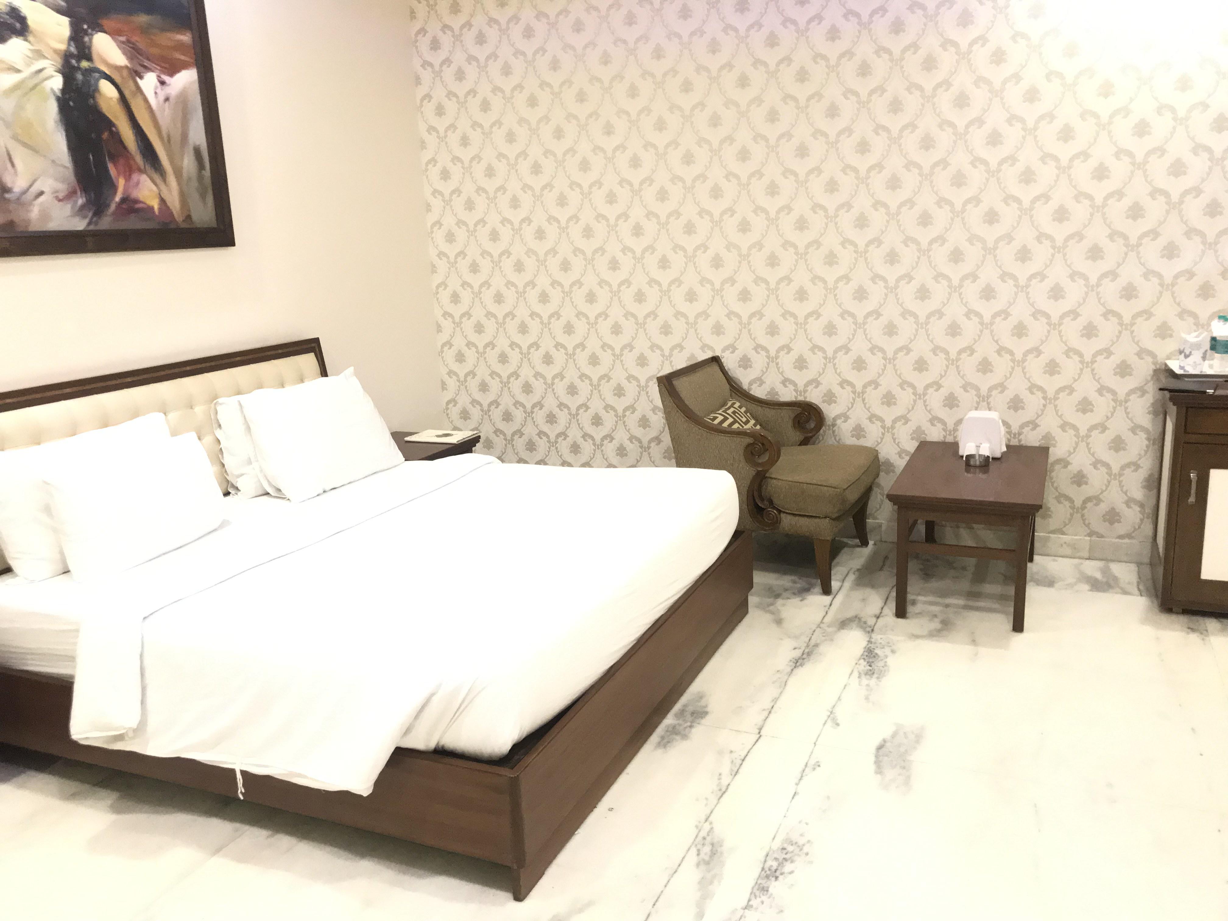Hotel Leela Grande Karnāl Extérieur photo