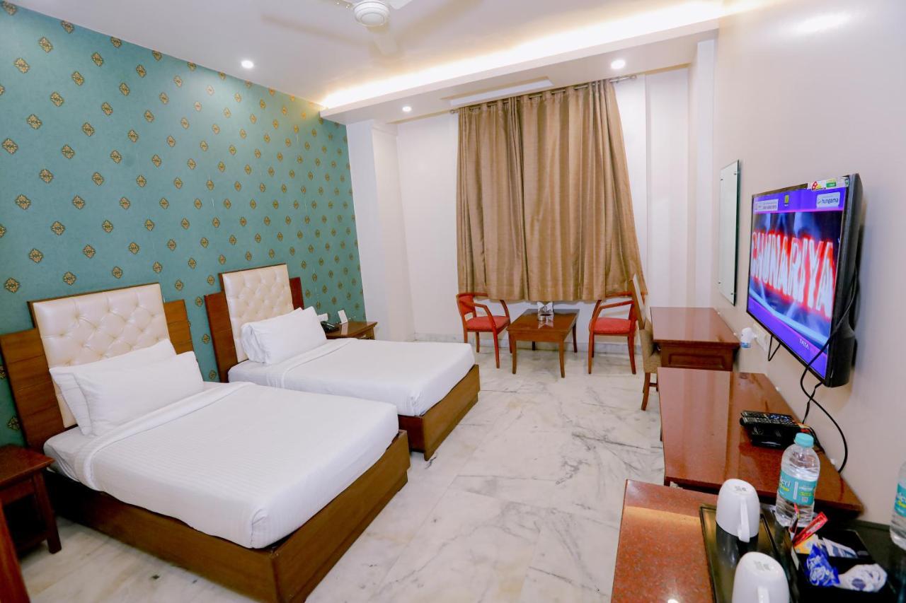 Hotel Leela Grande Karnāl Extérieur photo