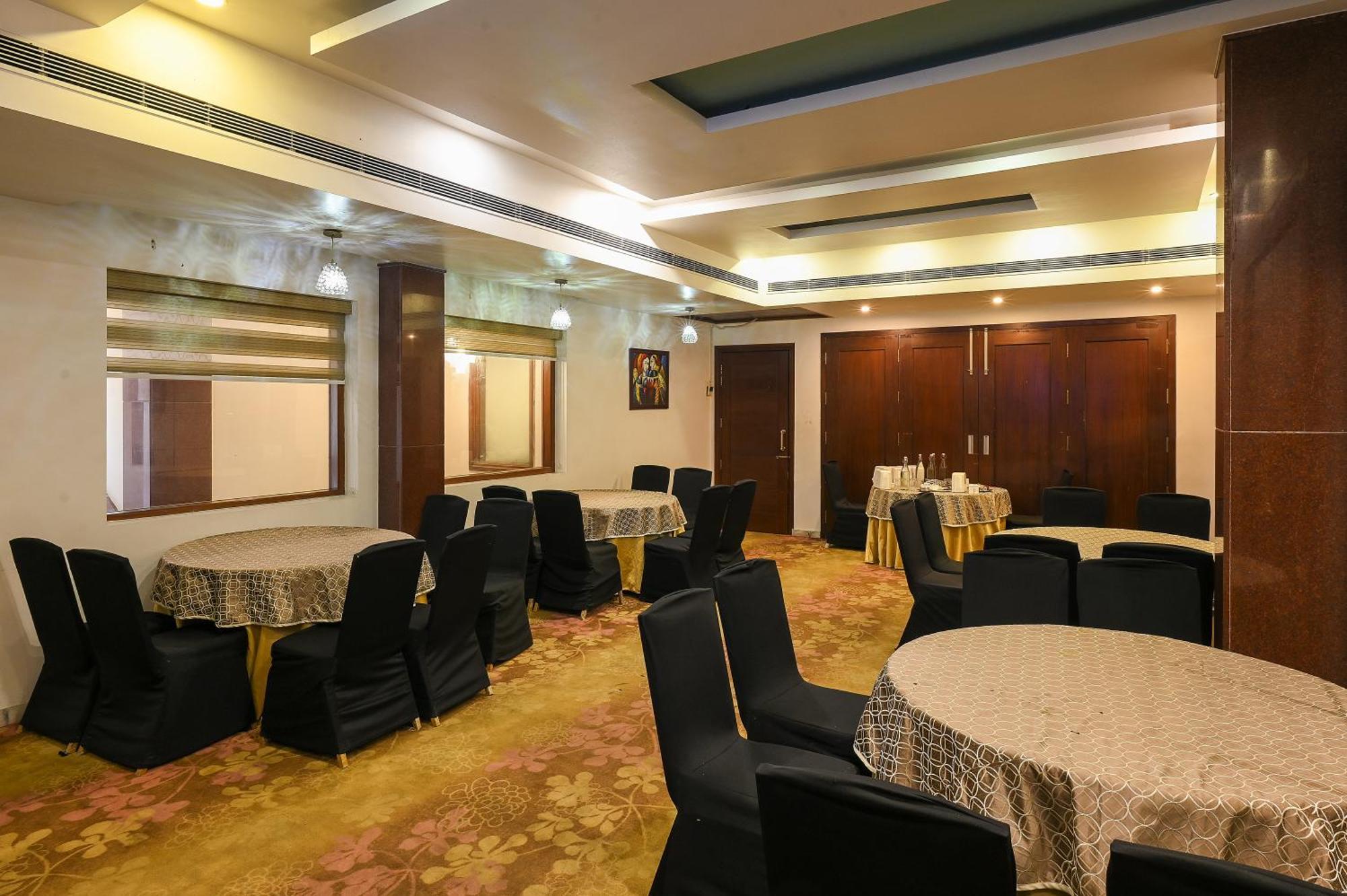 Hotel Leela Grande Karnāl Extérieur photo