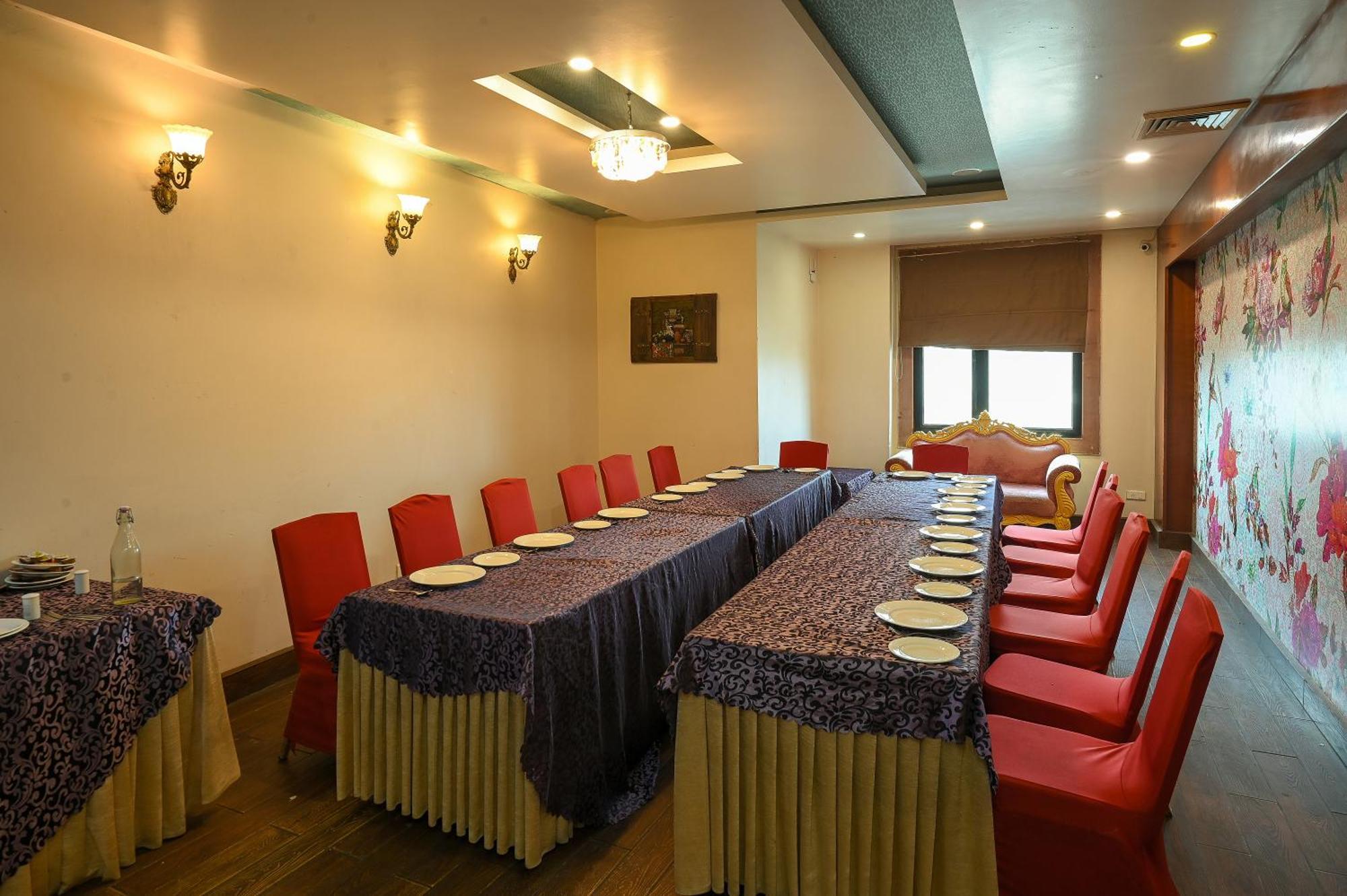 Hotel Leela Grande Karnāl Extérieur photo