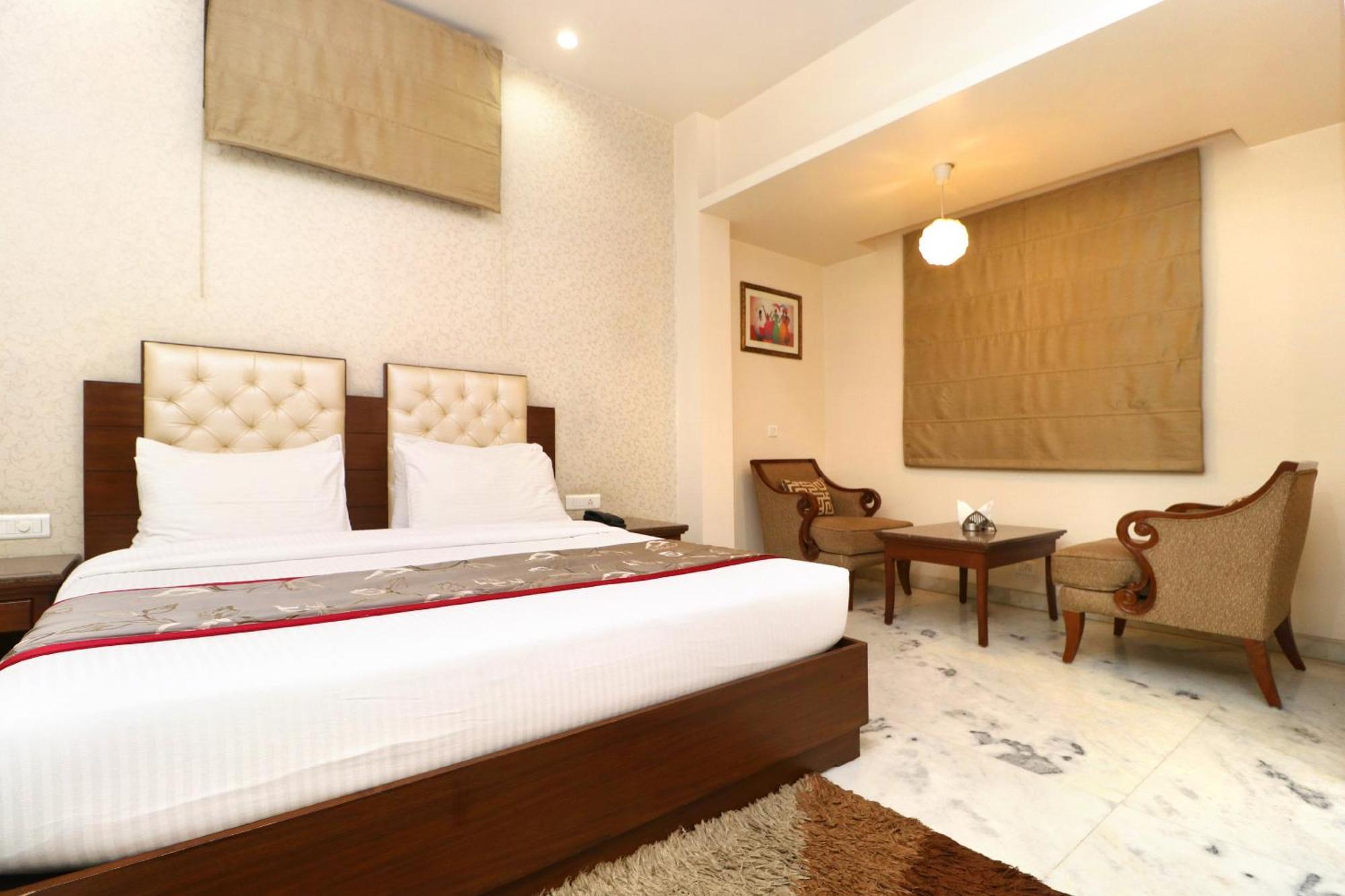 Hotel Leela Grande Karnāl Extérieur photo