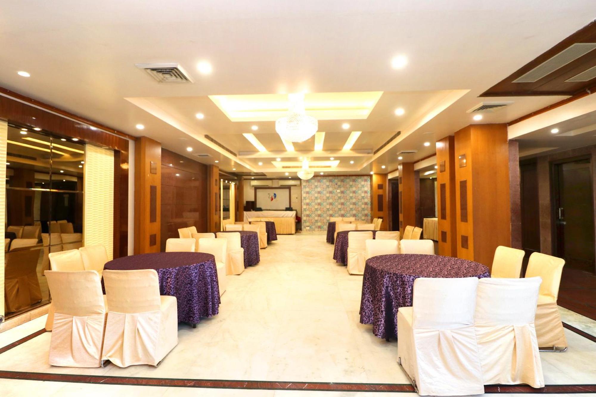 Hotel Leela Grande Karnāl Extérieur photo