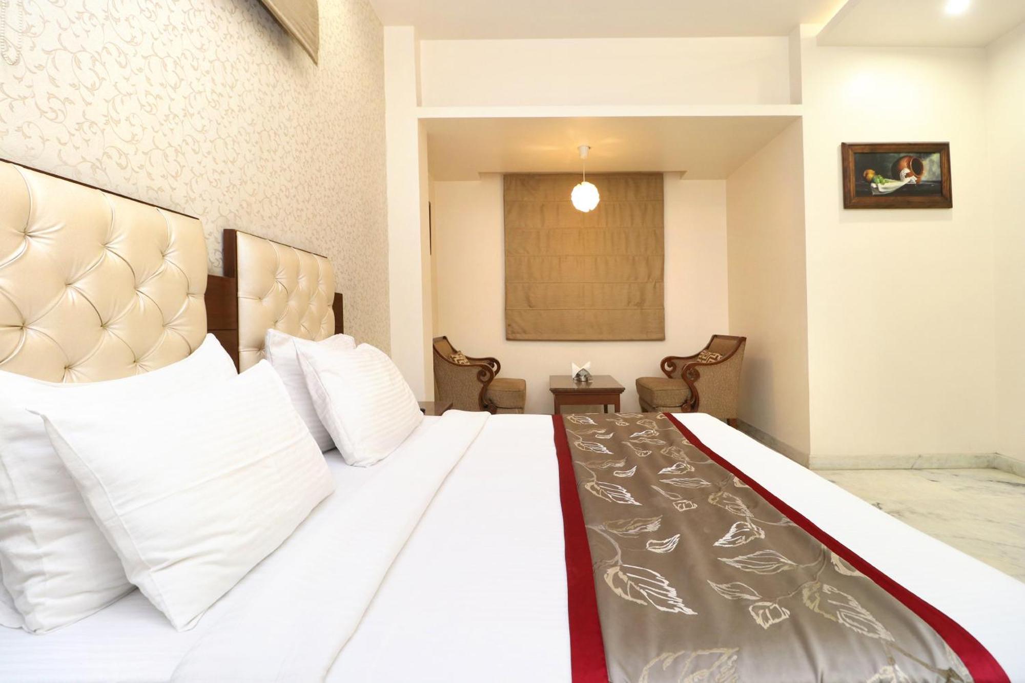 Hotel Leela Grande Karnāl Extérieur photo