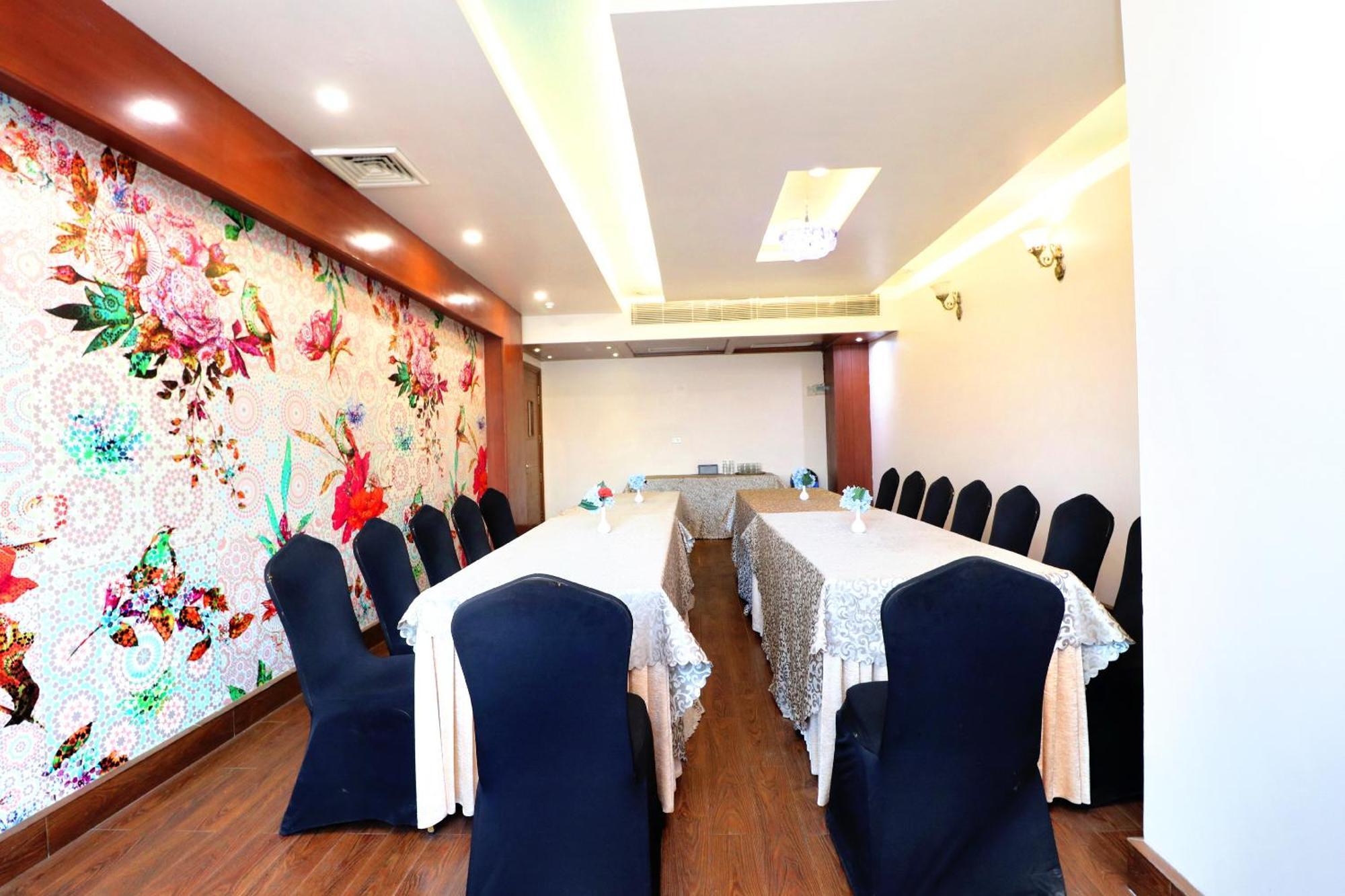 Hotel Leela Grande Karnāl Extérieur photo