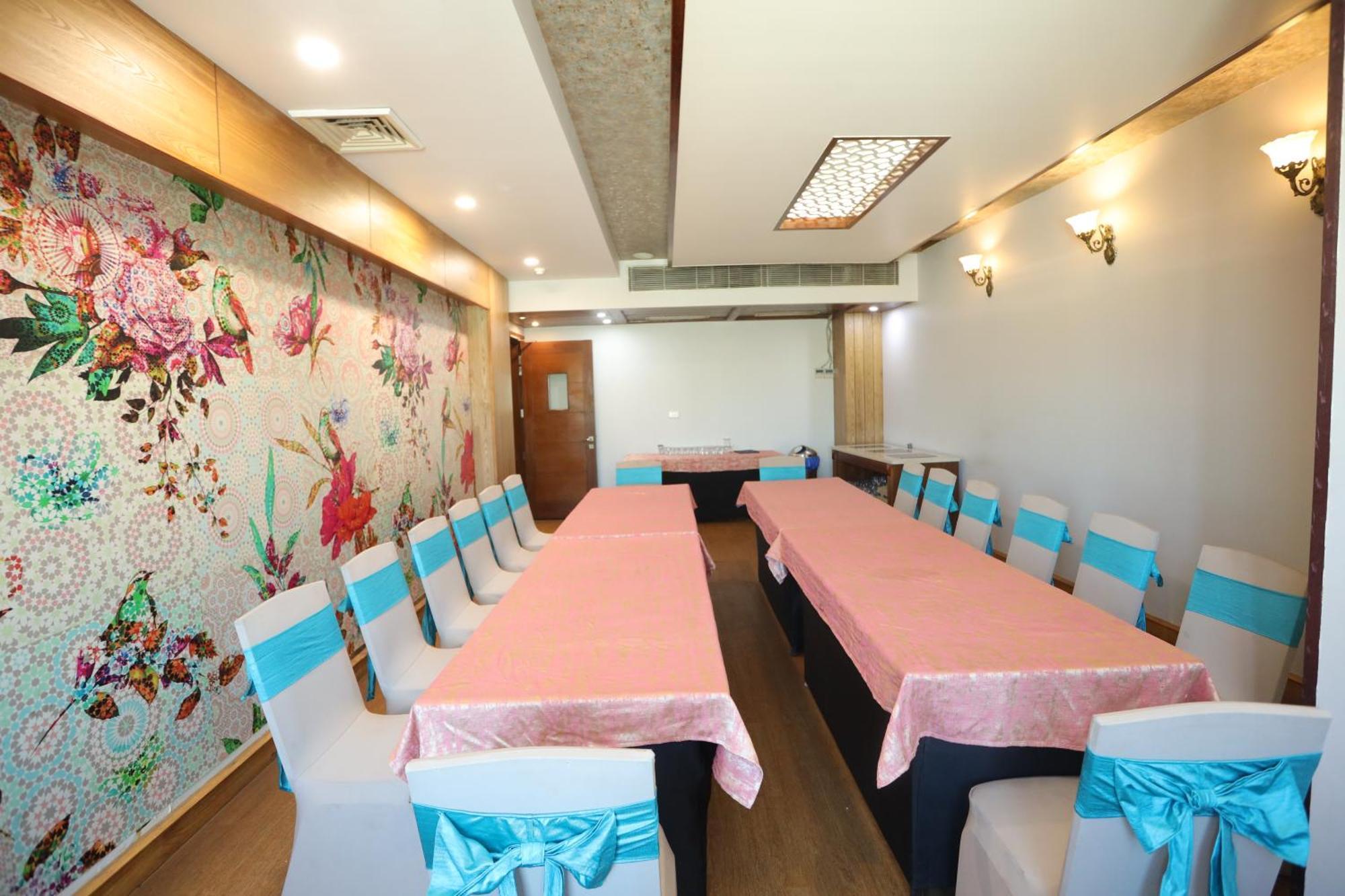 Hotel Leela Grande Karnāl Extérieur photo