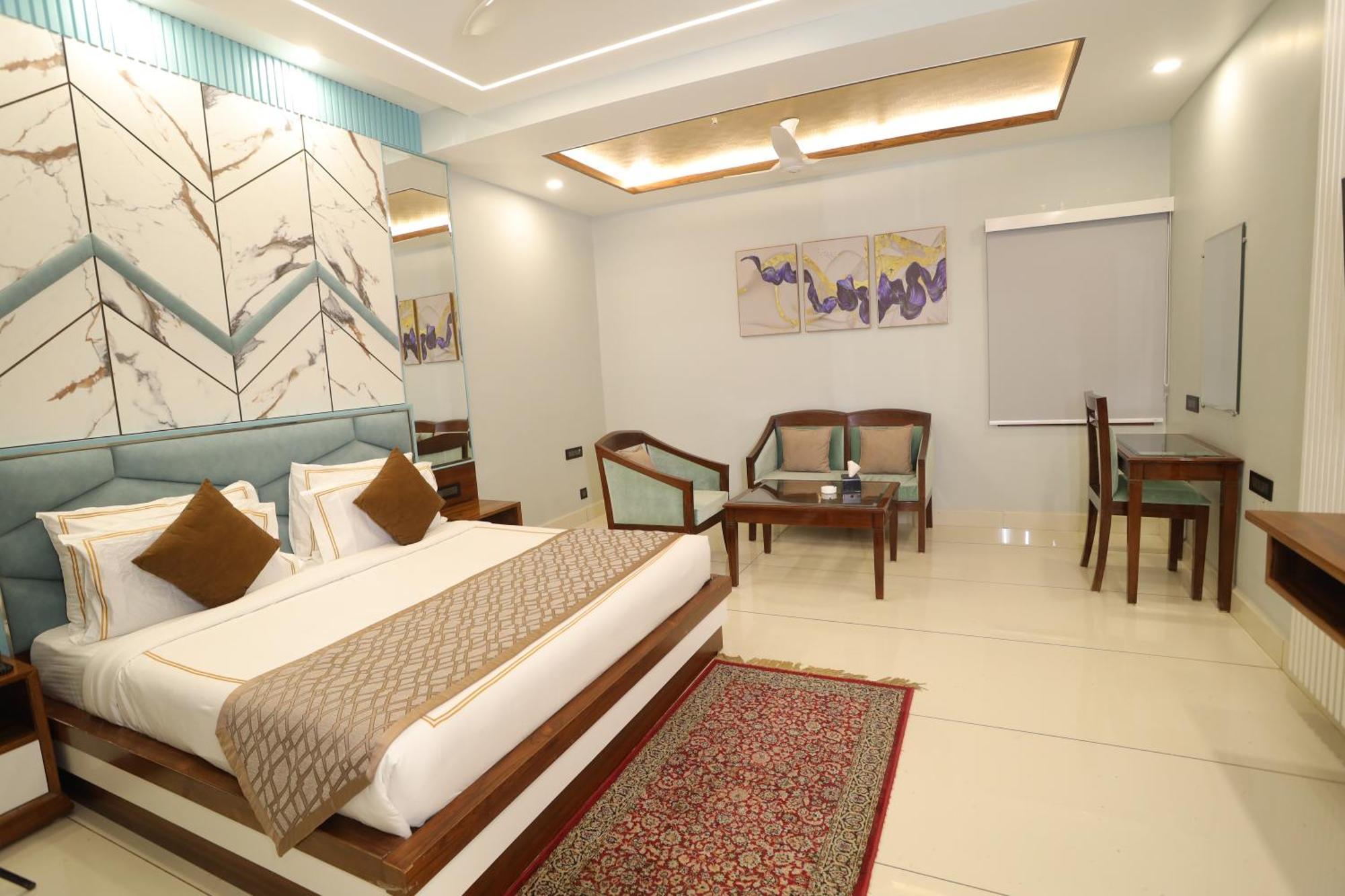 Hotel Leela Grande Karnāl Extérieur photo