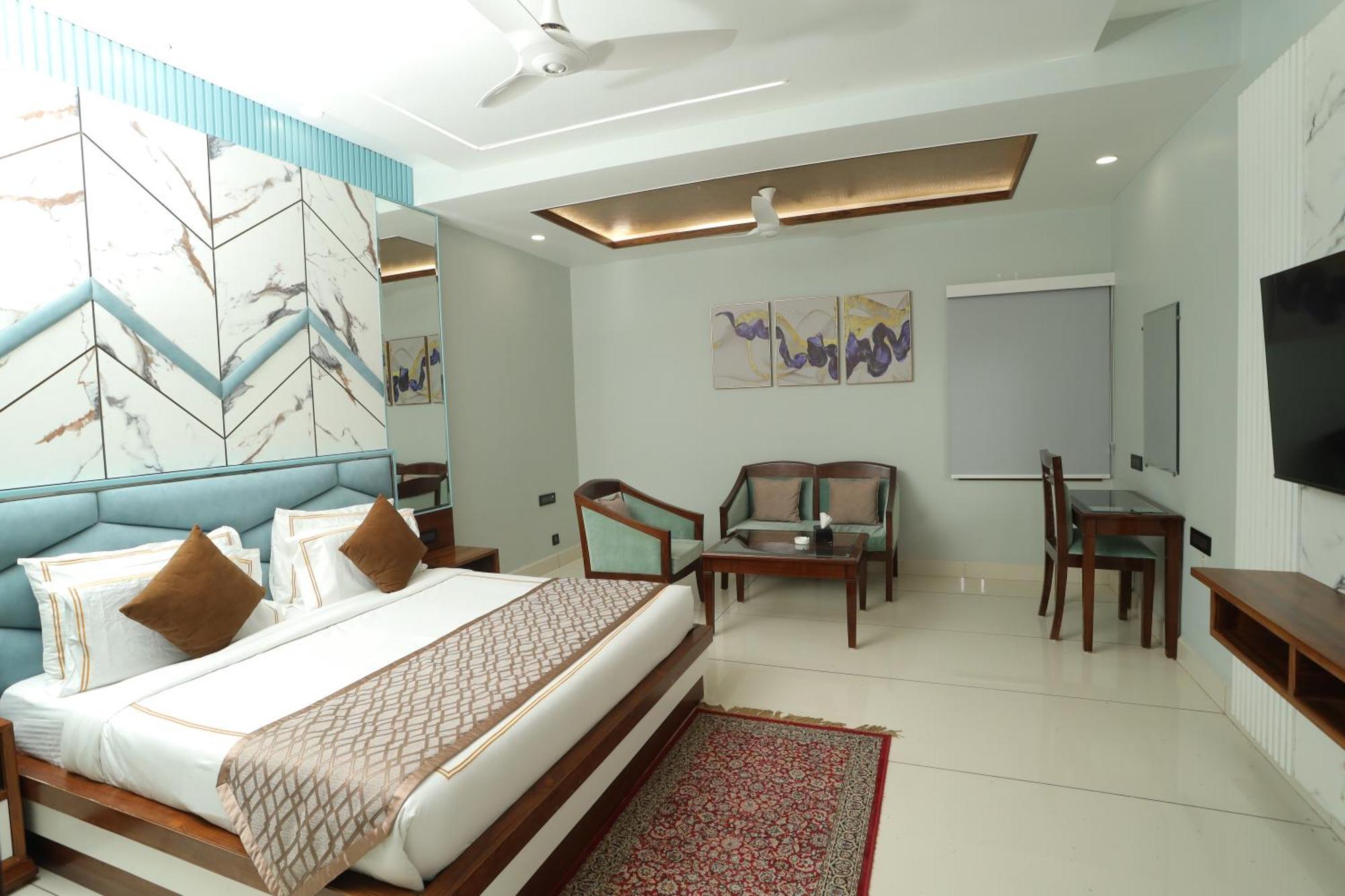 Hotel Leela Grande Karnāl Extérieur photo