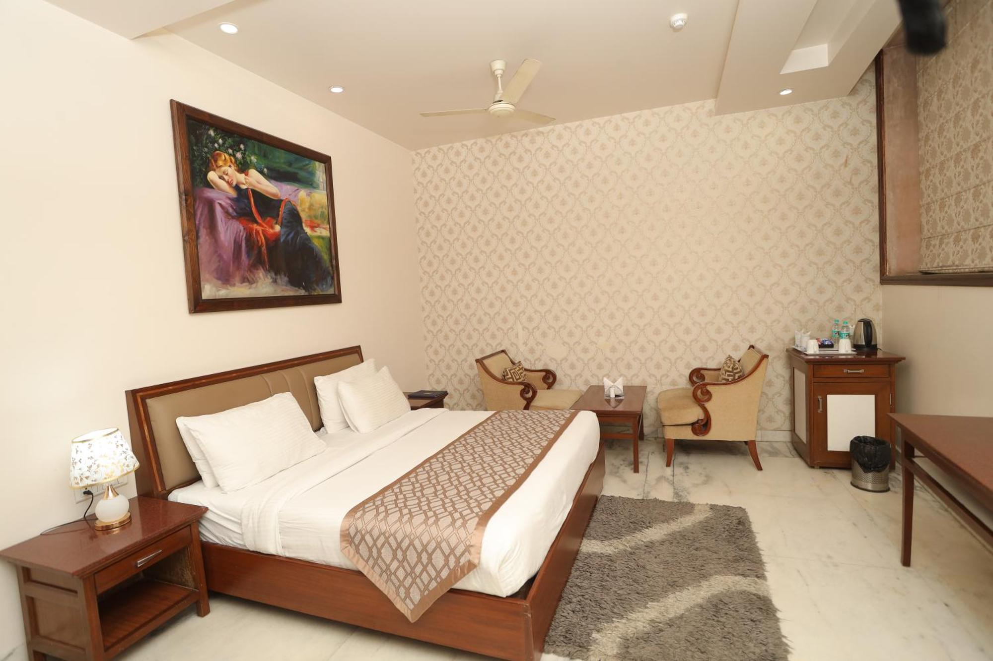 Hotel Leela Grande Karnāl Extérieur photo